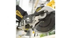 Scie à onglet Stanley FME720 - Scie à onglet - 2000W - 225 x 30mm - FME720 7 Scie à onglet Stanley FME720 - Scie à onglet - 2000W - 225 x 30mm - FME720 -Outil électroportatif Soldes 3f36abccde0351e0cfd0b4108ba3f091